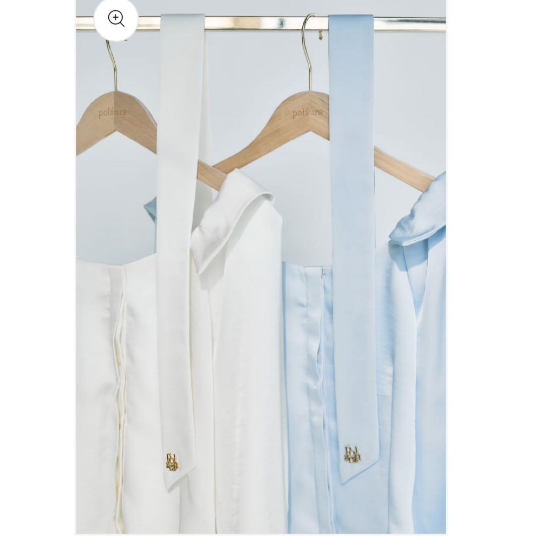 wayオフショルサテンブラウスoffwhite