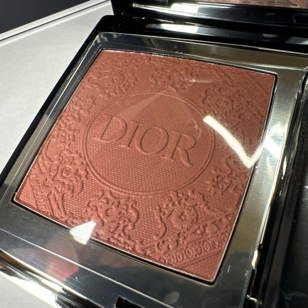 Dior スキンルージュブラッシュ621スプレンディッドローズサテン