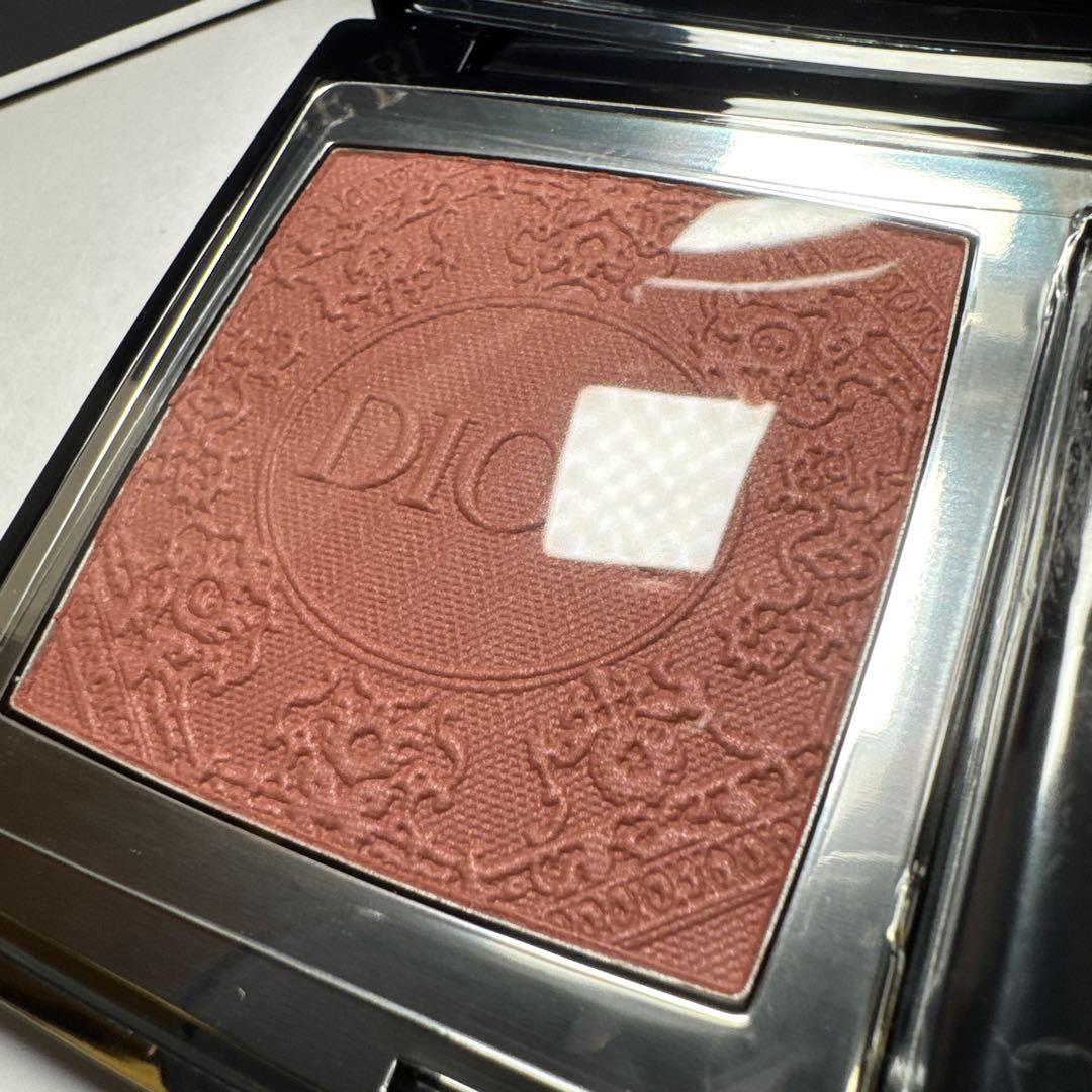 Dior スキンルージュブラッシュ621スプレンディッドローズサテン