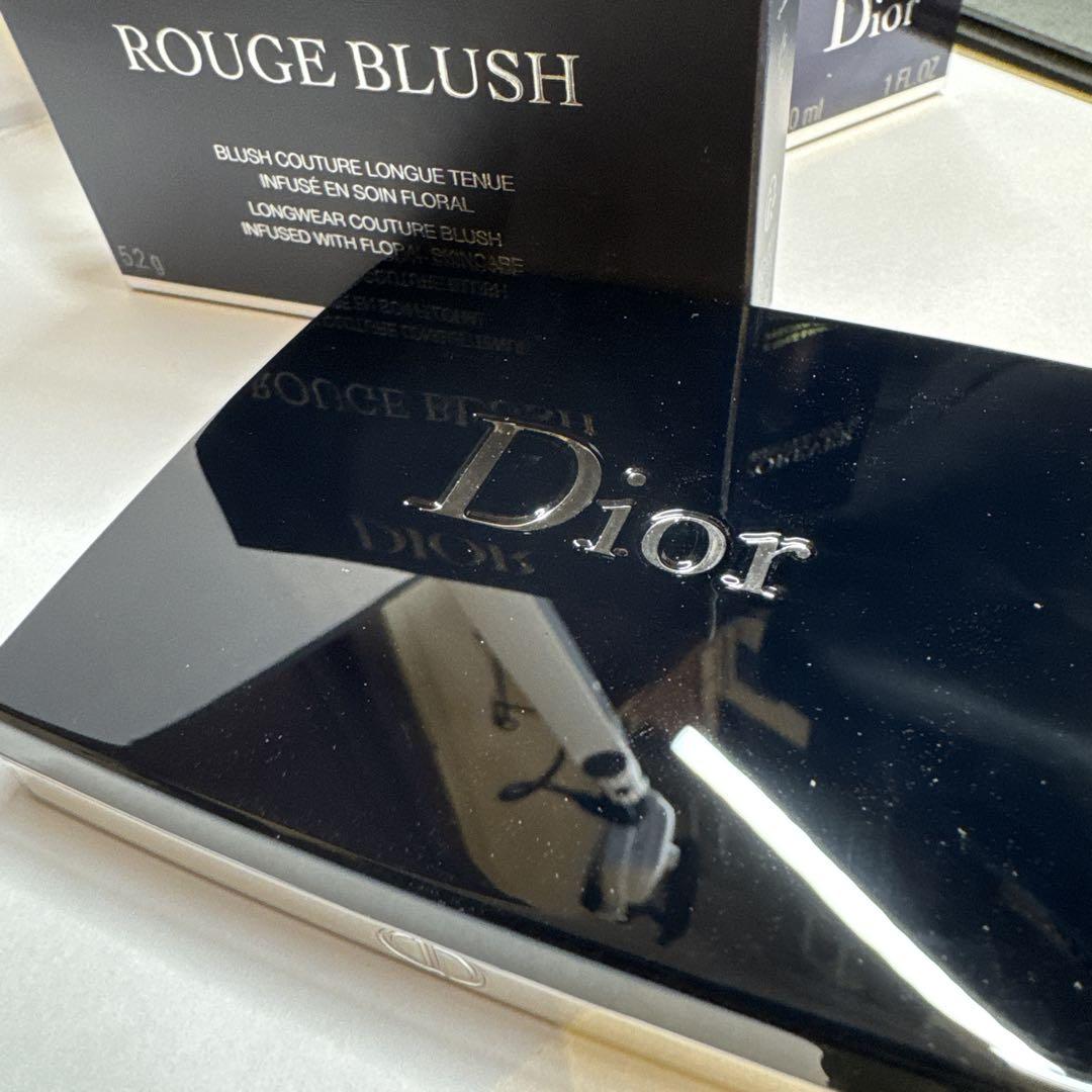 Dior スキンルージュブラッシュ621スプレンディッドローズサテン