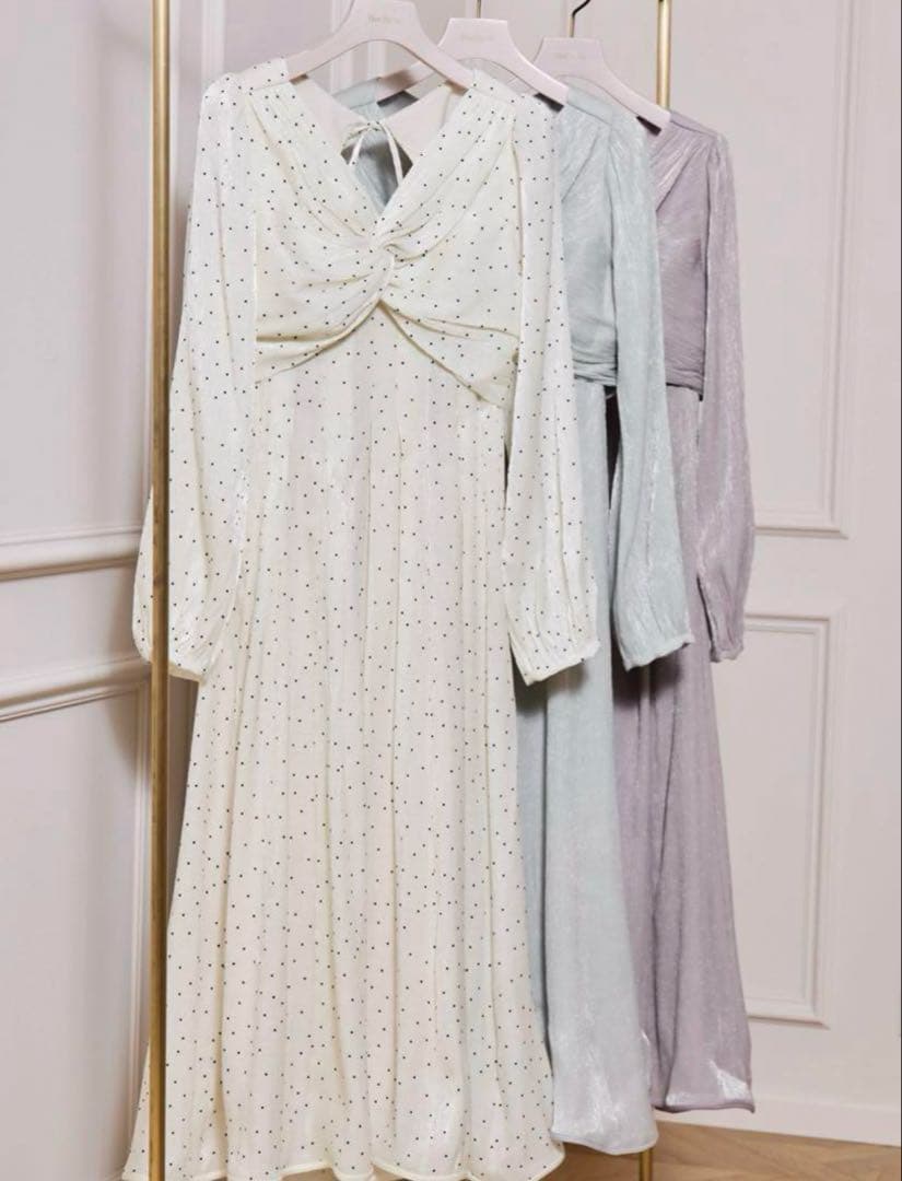 herlipto Moon Glow Dot Pleated Dress 新品 herlipto Moon Glow Dot Pleated Dress 新品