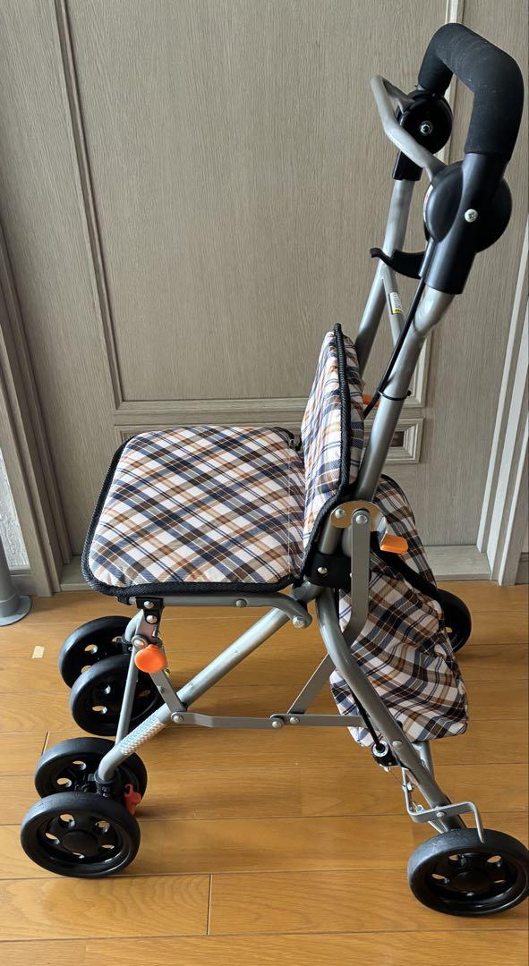 美品　シルバーカー　ラクーノウォーカー