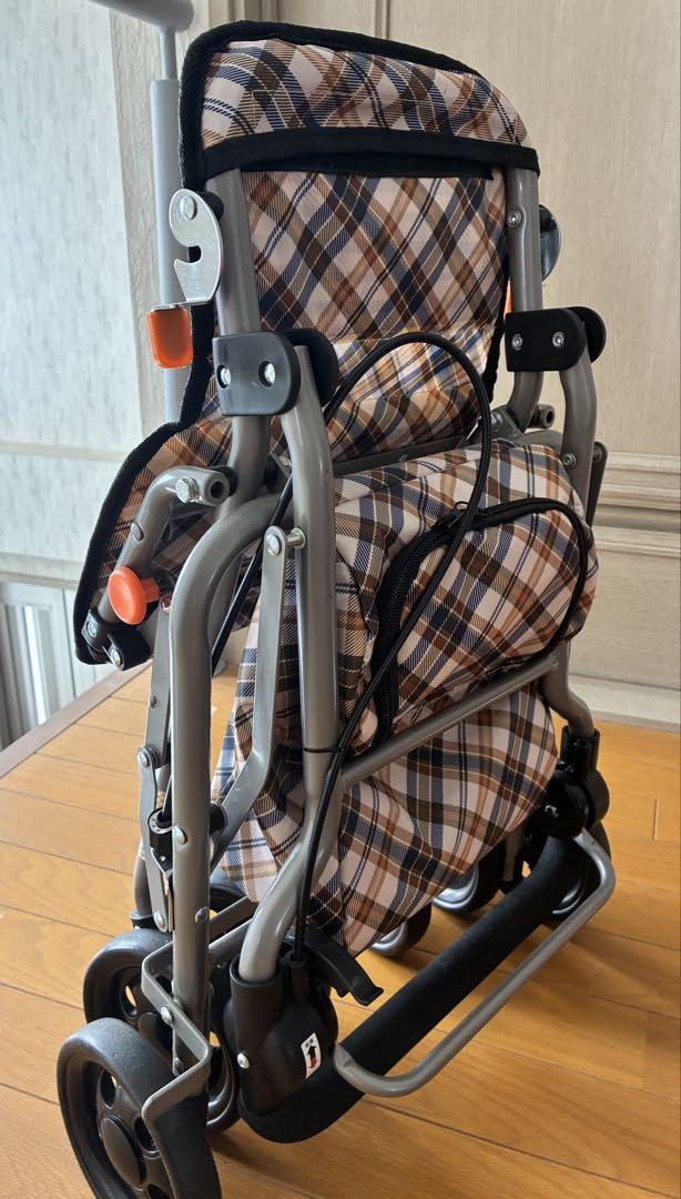 美品　シルバーカー　ラクーノウォーカー