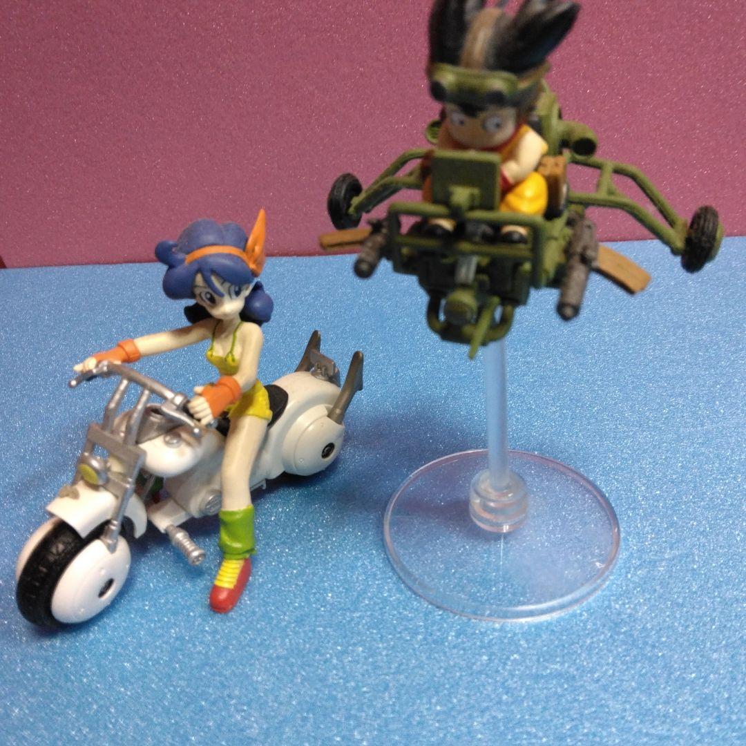 ドラゴンボール　ブルマとバイク　悟空とヘリコプター　レトロフィギュア　2体セット