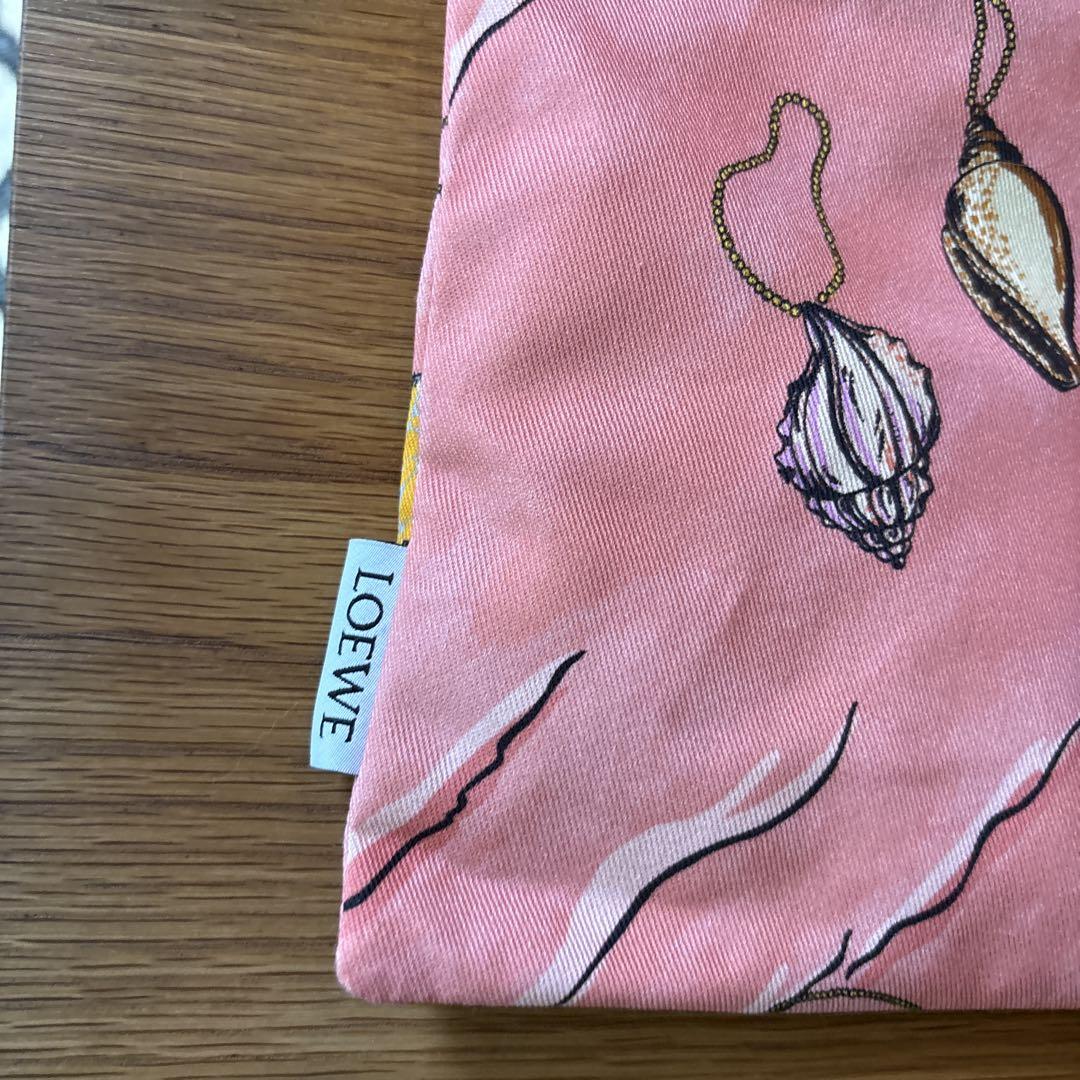 ロエベ　drawstring pouch shell small ロエベ drawstring pouch shell small（Small drawstring pouch