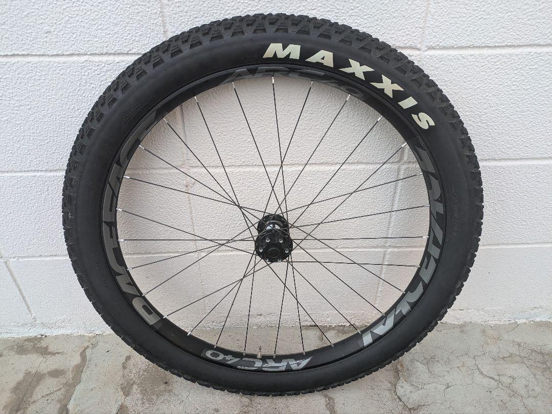 DT350ハブ&RaceFaceリム27.5+Fホイール 27.5x3.0タイヤ