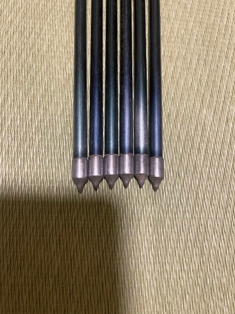 弓道 矢 イーストン XX75 2015 100cm 6本 黒鷲手羽① 弓道 矢 イーストン XX75 2015 100cm 6本 黒鷲手羽①