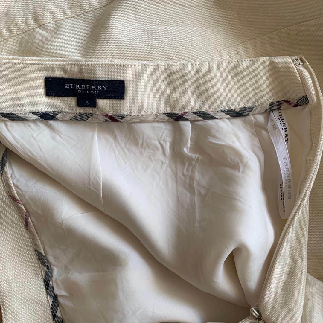 BURBERRY ホワイト スカートセットアップ