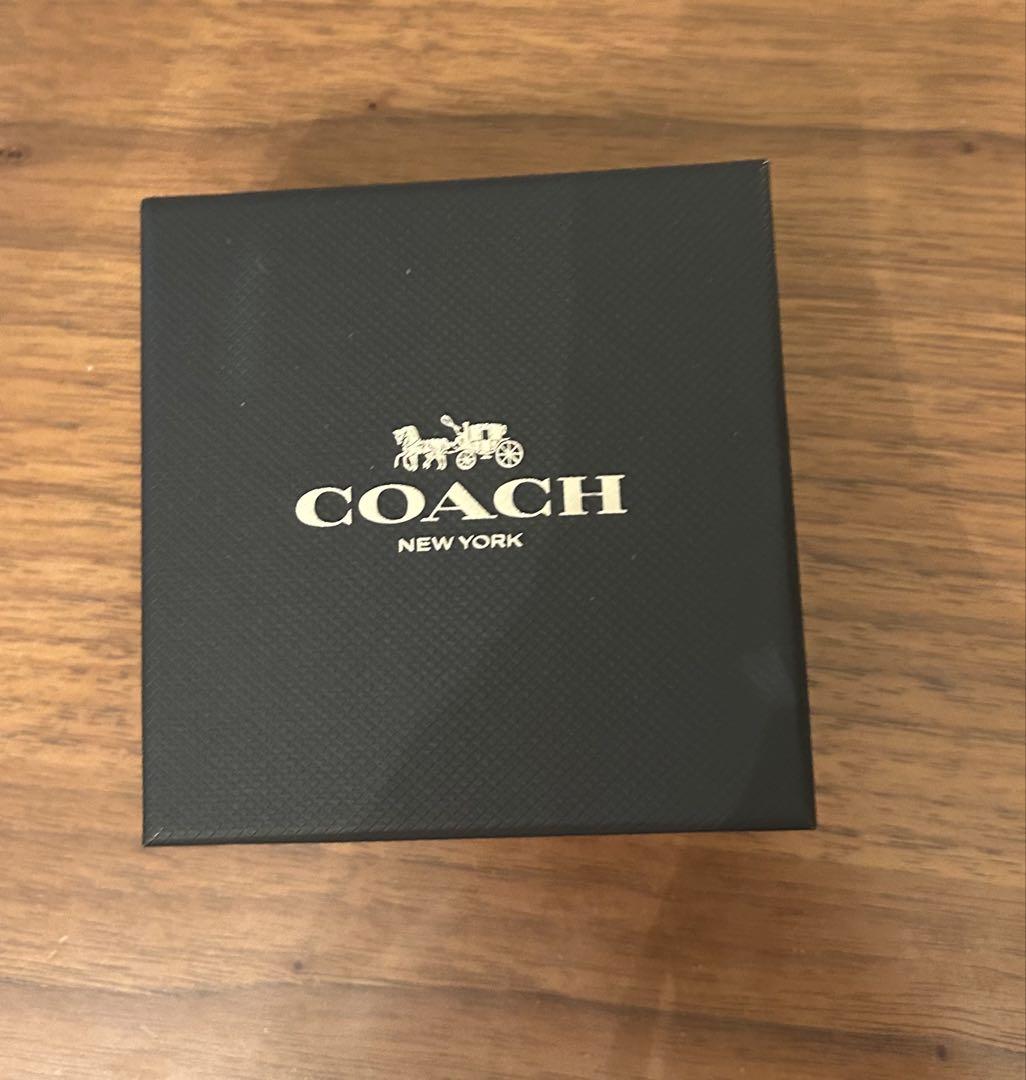 COACH ⭐︎シグネチャー ピアス ロゴ ホワイトローズゴールド新品未使用 安価ファッション - COACH ⭐︎シグネチャー ピアス ロゴ