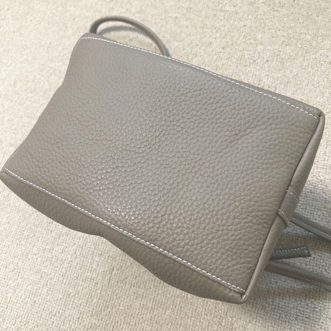 未使用 VASIC 風 本革 トゴ レザー 巾着 バッグ - メルカリ