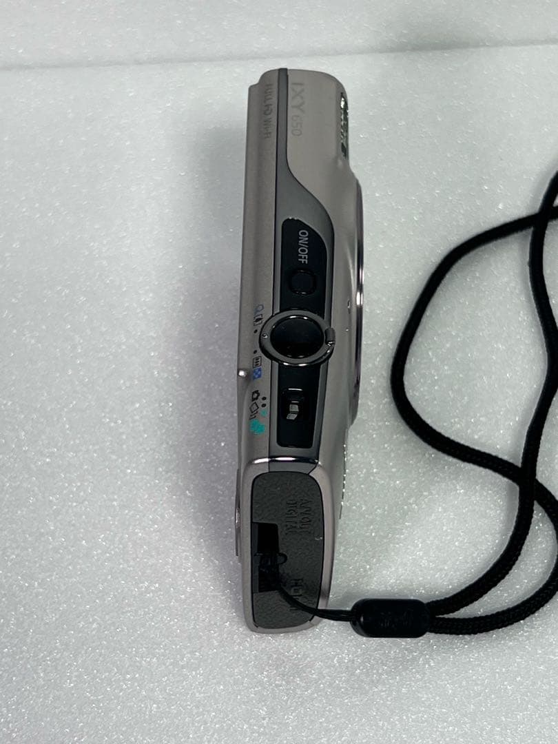 【値下げ】【美品】Canon IXY650 シルバー メモリー・ケース付