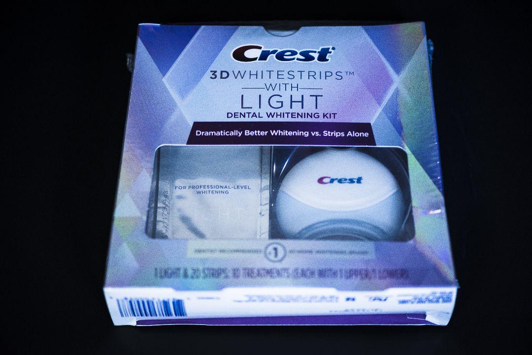 Crest 3D ホワイトニングテープ Kit + Light