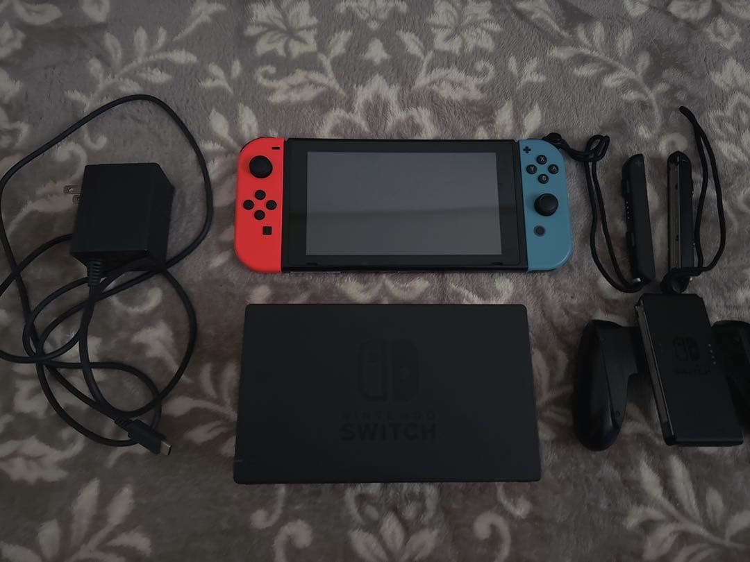 Nintendo Switch 本体 赤/青 Joy-Con