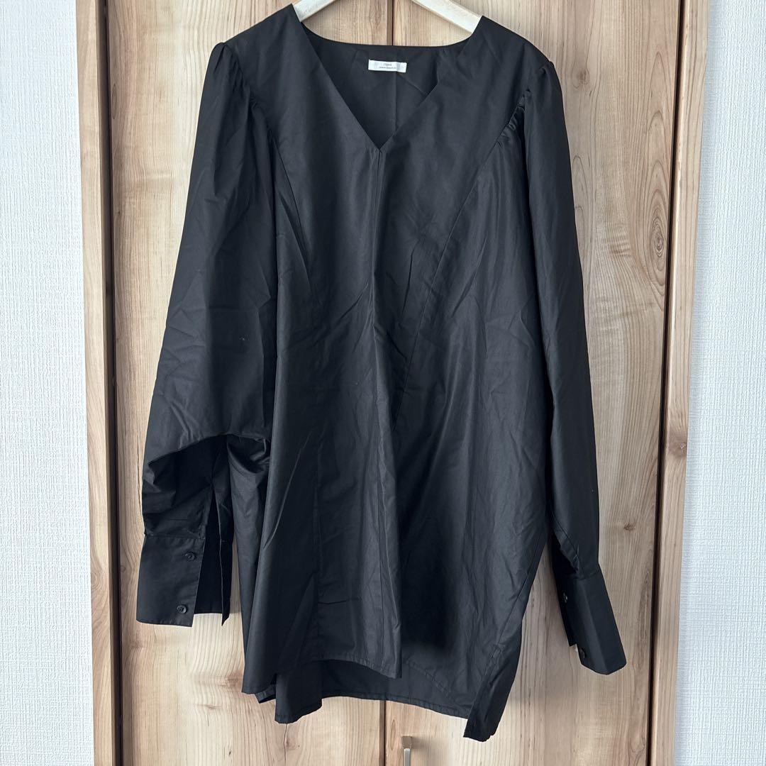 URBAN RESEARCH ブラック Vネック長袖チュニック　新品トップス