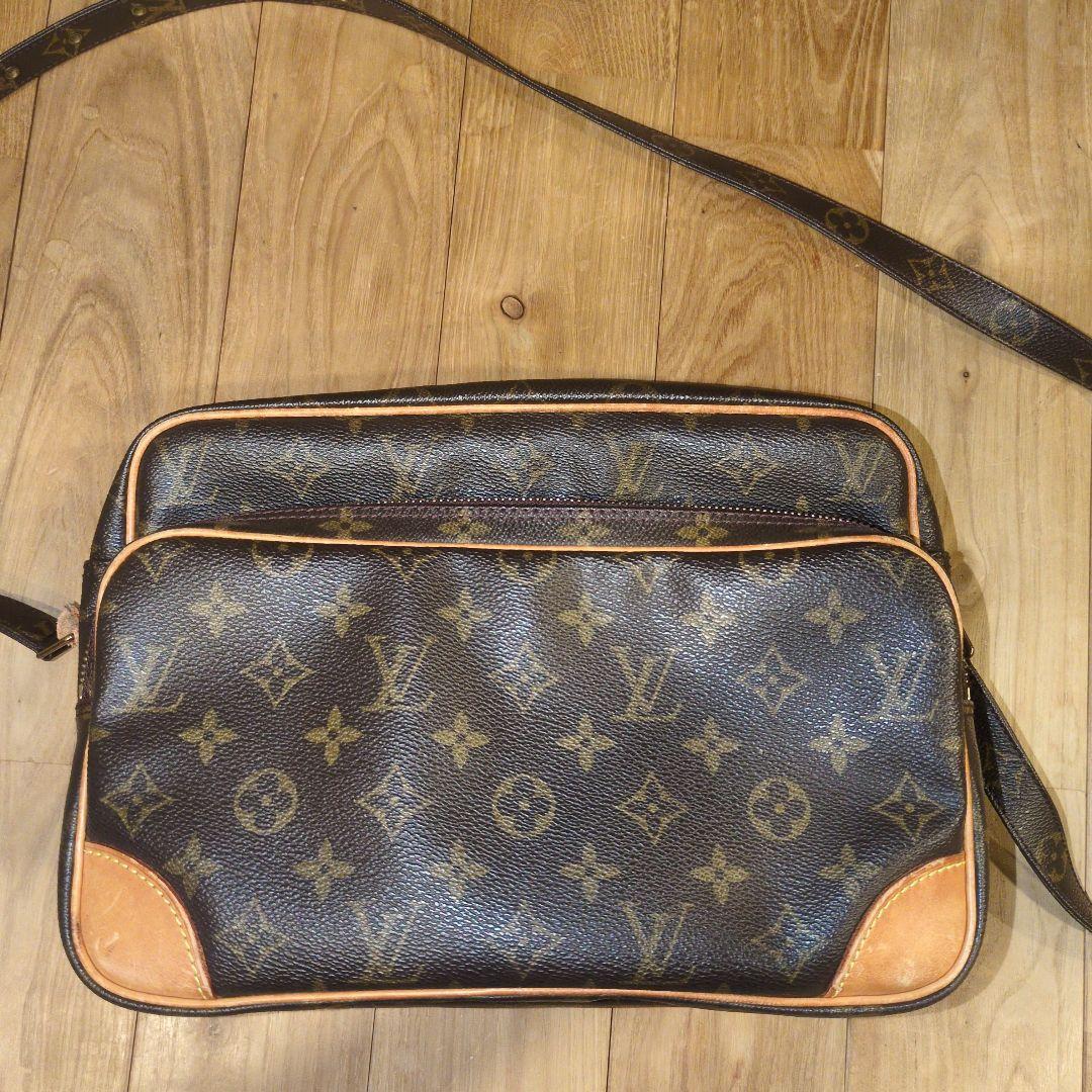 Louis Vuitton レザー ショルダーバッグ