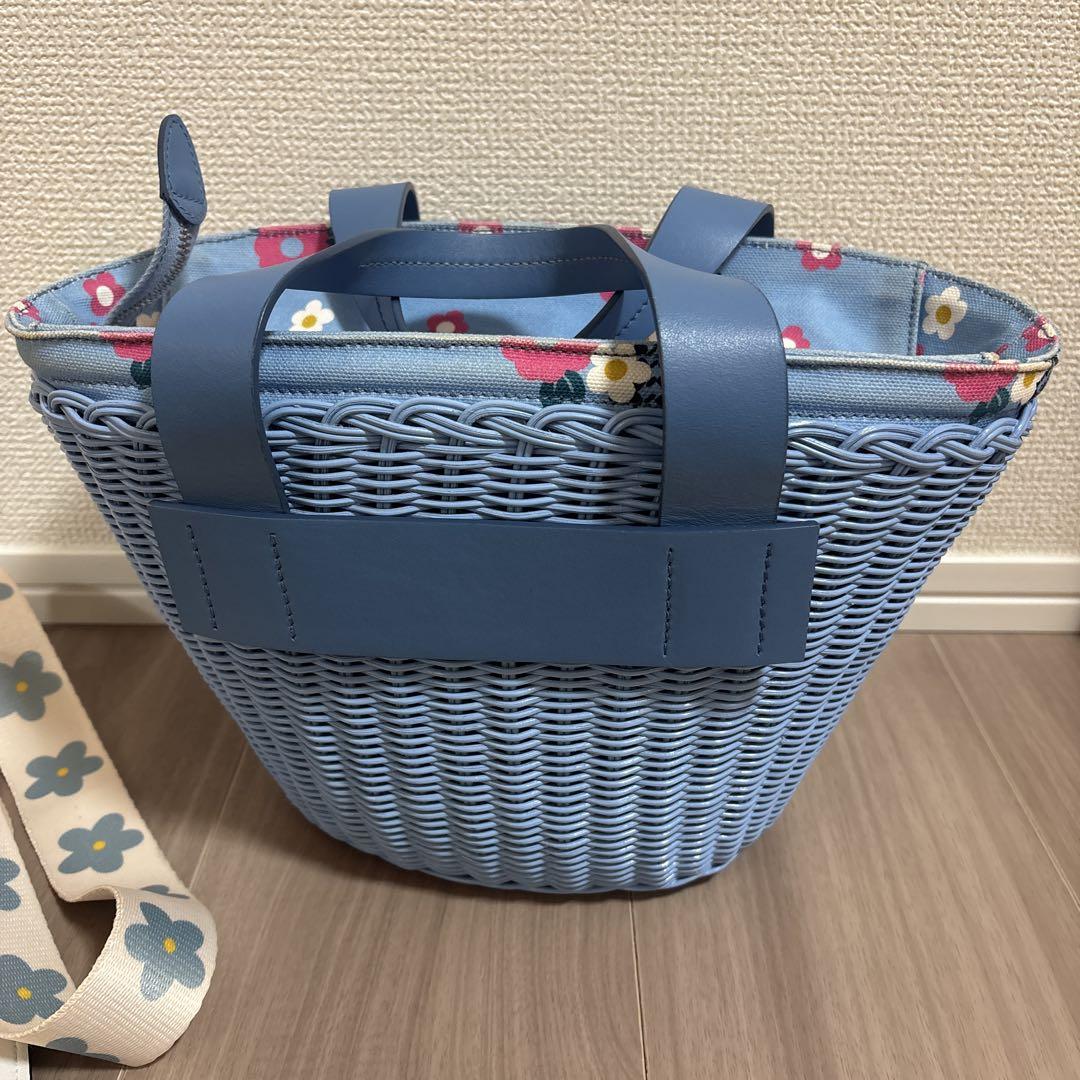 最安値級価格 miumiu かごバックブルー花柄ストラップ付き バッグ