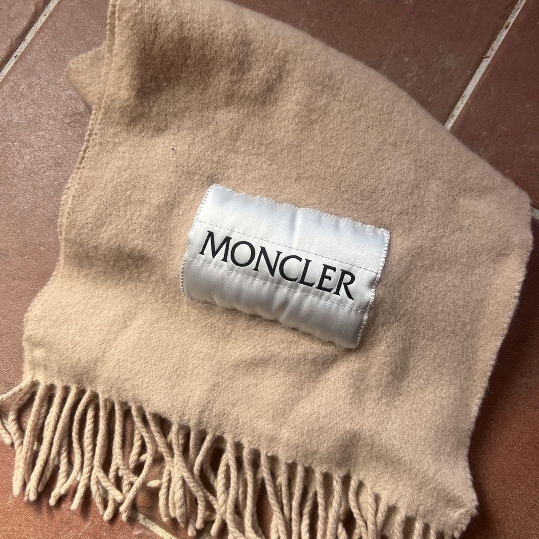 MONCLER ベージュ マフラー