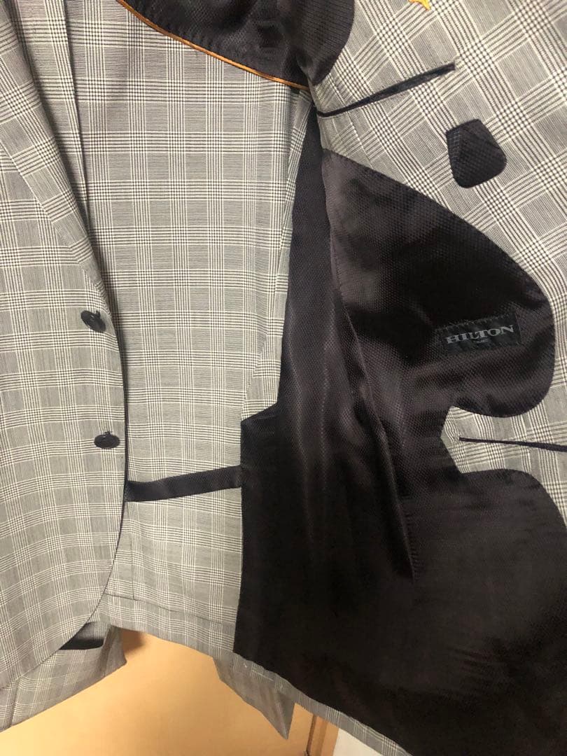 HILTON ビジネススーツ グレーチェック カルロバルベラ生地 A7 - メルカリ