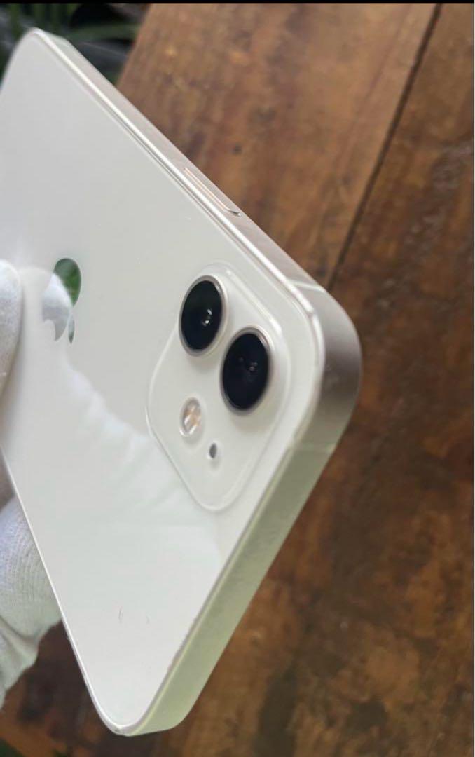 Apple iPhone 12 64GB ホワイト 充電ケーブル付き