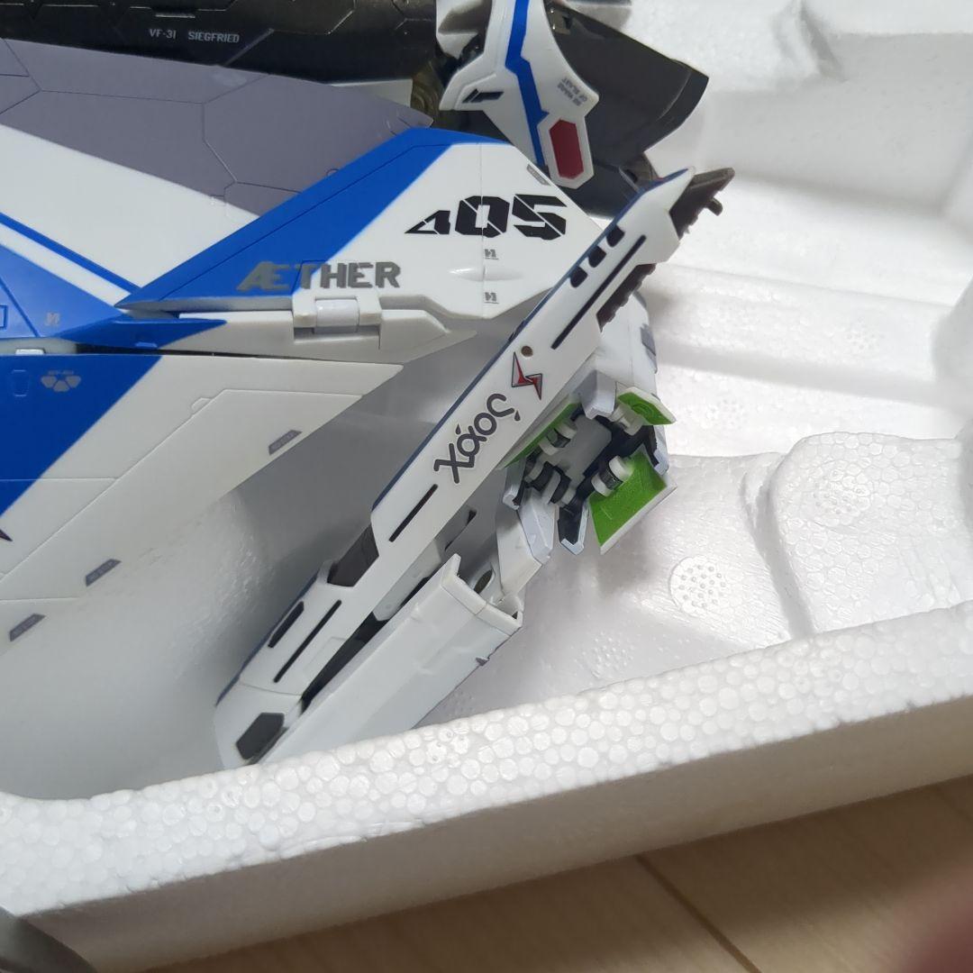 BANDAI VF-31J SIEGFRIED ジークフリード　超合金