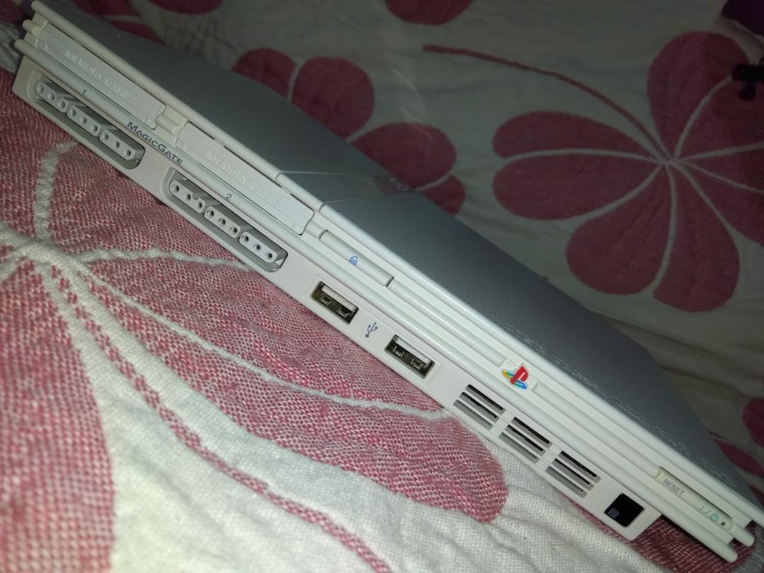 【分解清掃メンテ済】PS2 SCPH-70000 プレステ２本体 薄型 　※07