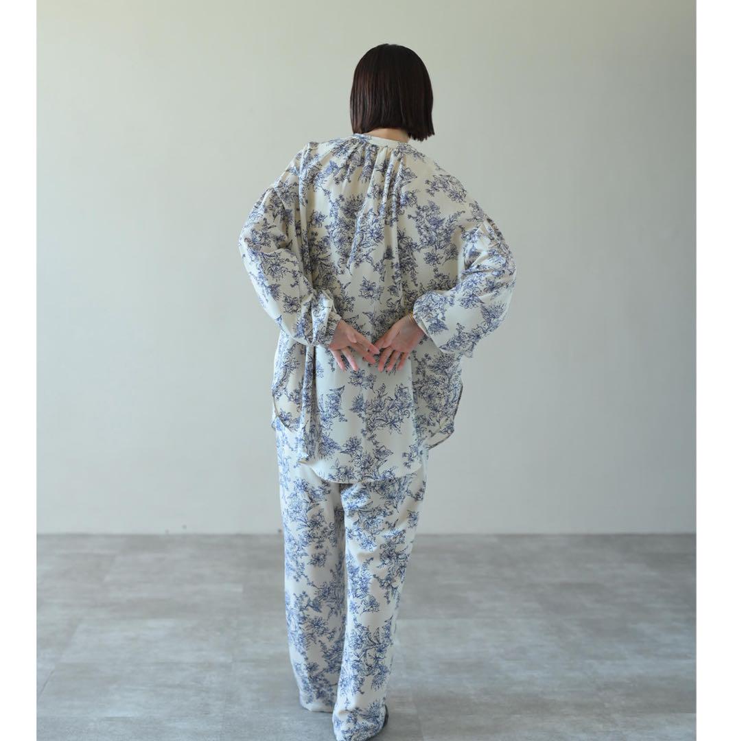 (新品未使用)HERENCIA 花柄セットアップ