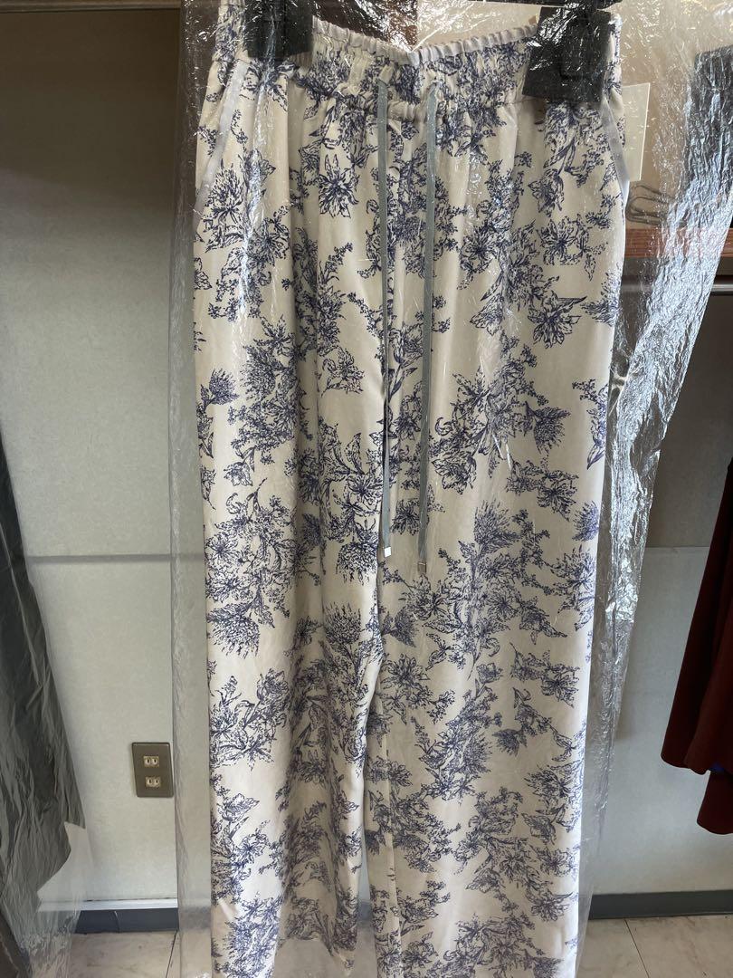 (新品未使用)HERENCIA 花柄セットアップ