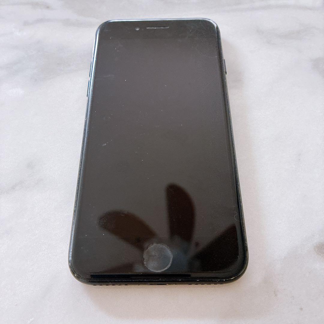 iPhone 7 15.8.4 本体　128GB