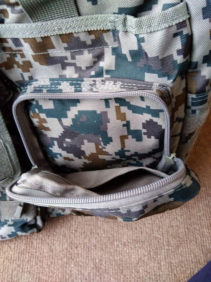 迷彩バッグ 中型 MOLLEシステム対応