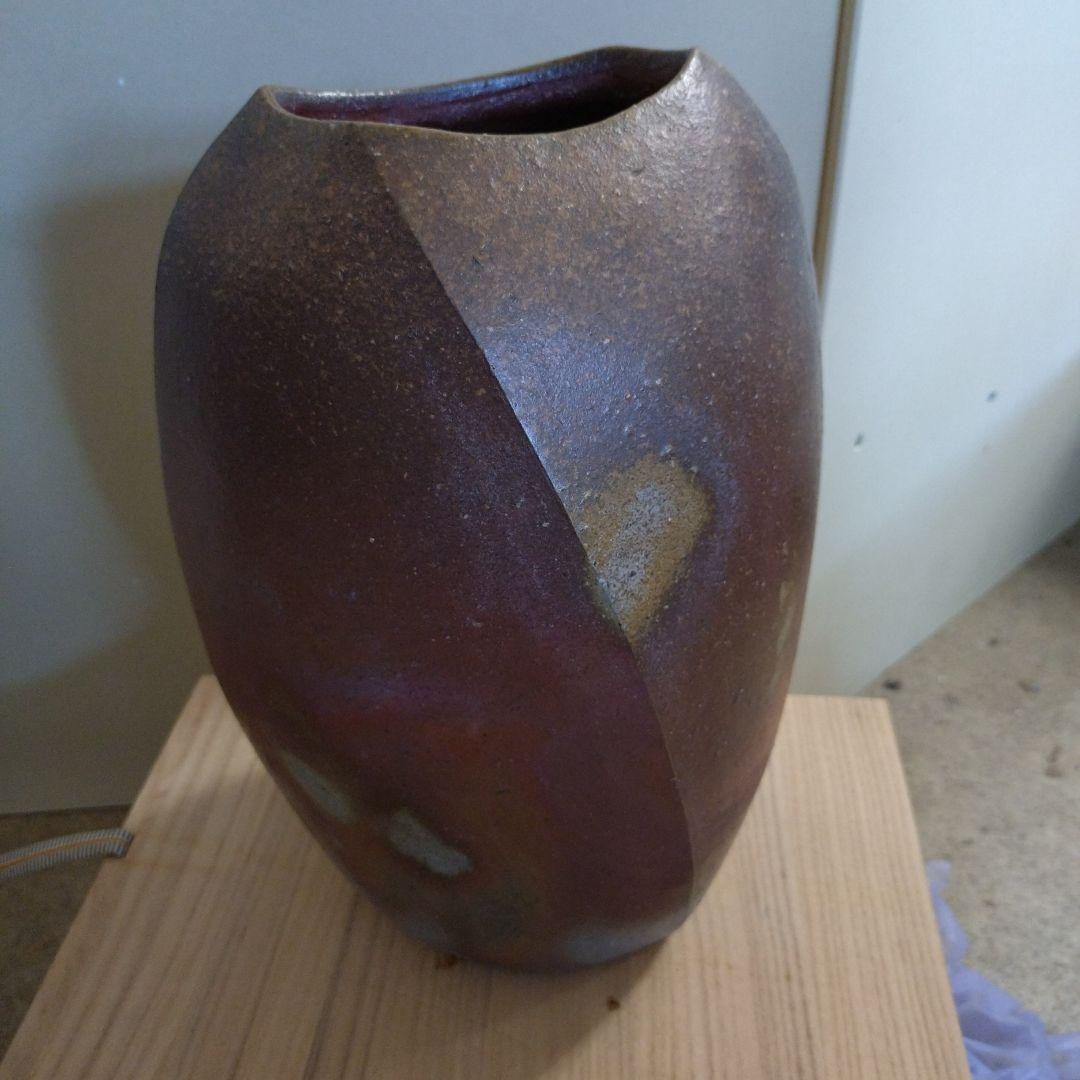 陶器の花瓶 赤褐色と茶色のグラデーション