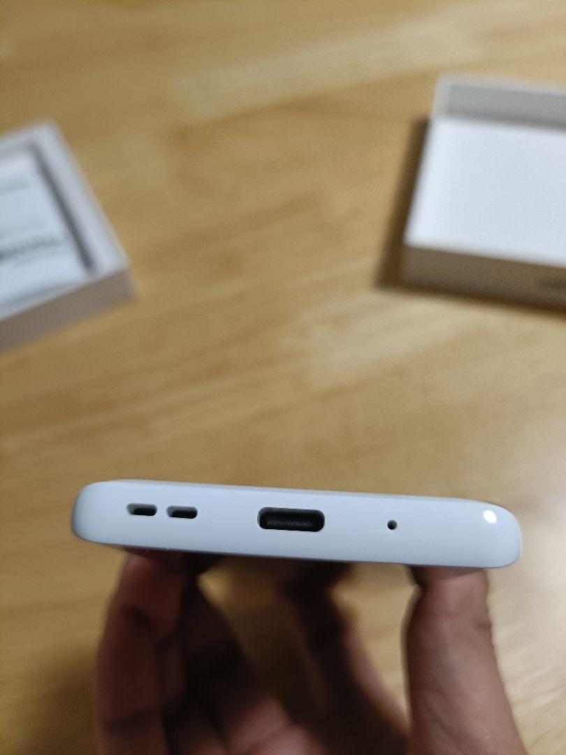 状態良好　Rakuten Hand 5G P780 ホワイト