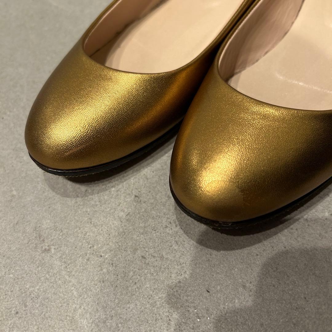 フラットシューズ