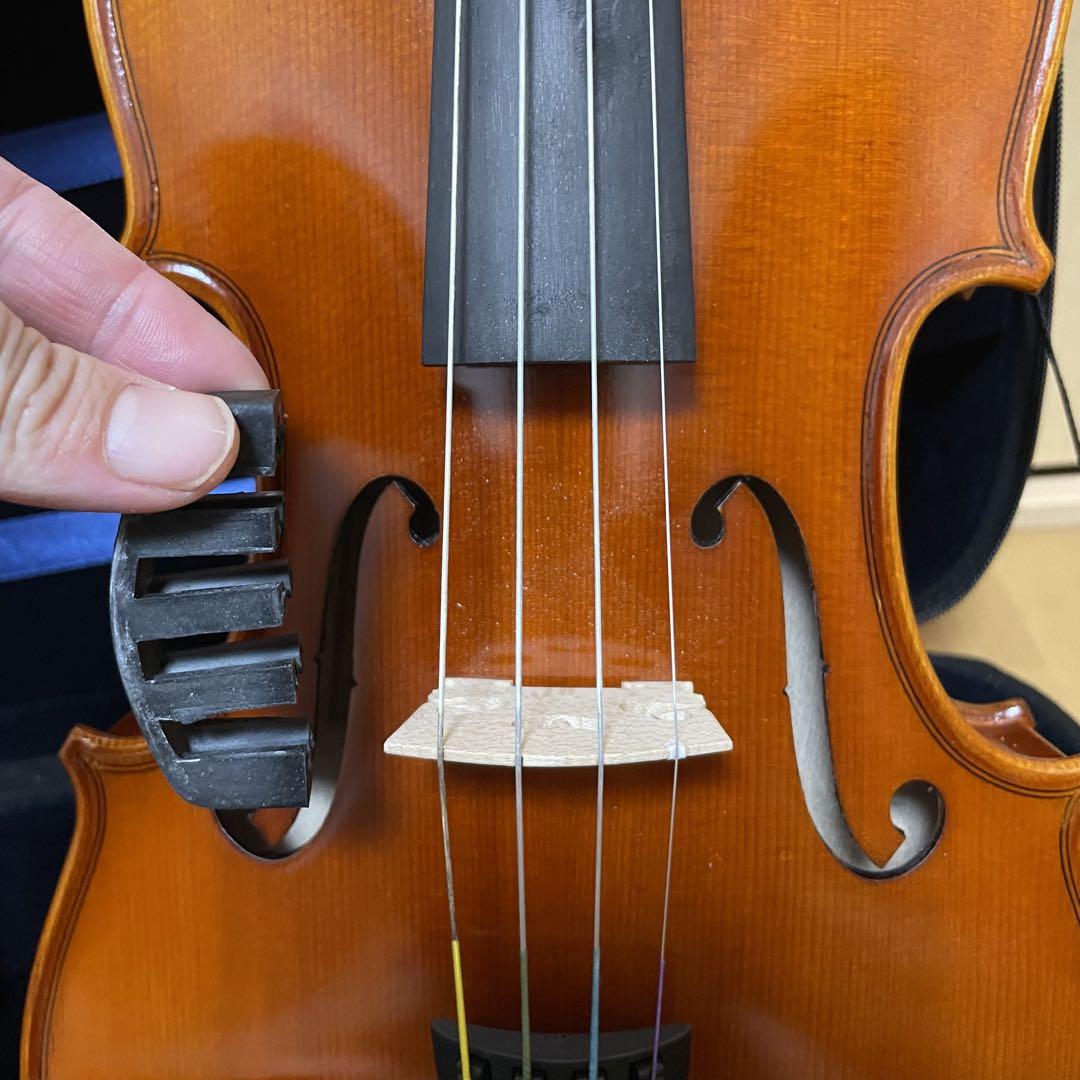 バイオリン 4/4 ケース 弓 松脂 チューナー 消音器 予備の弦付き