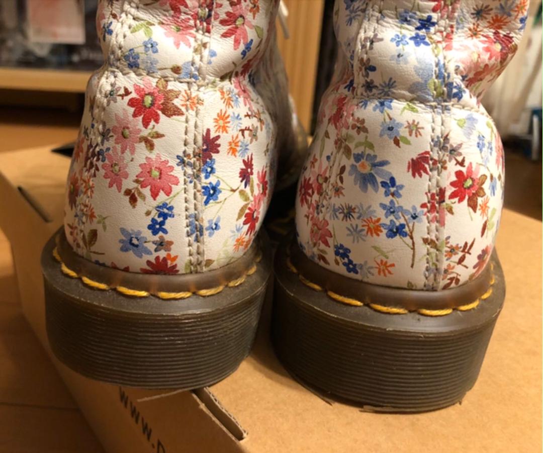 新品正規品 ドクターマーチン 8ホール Dr.Martens 花柄˳✧༚✿ ˚✧₊ dBM0O-m65333090992 格安最安値