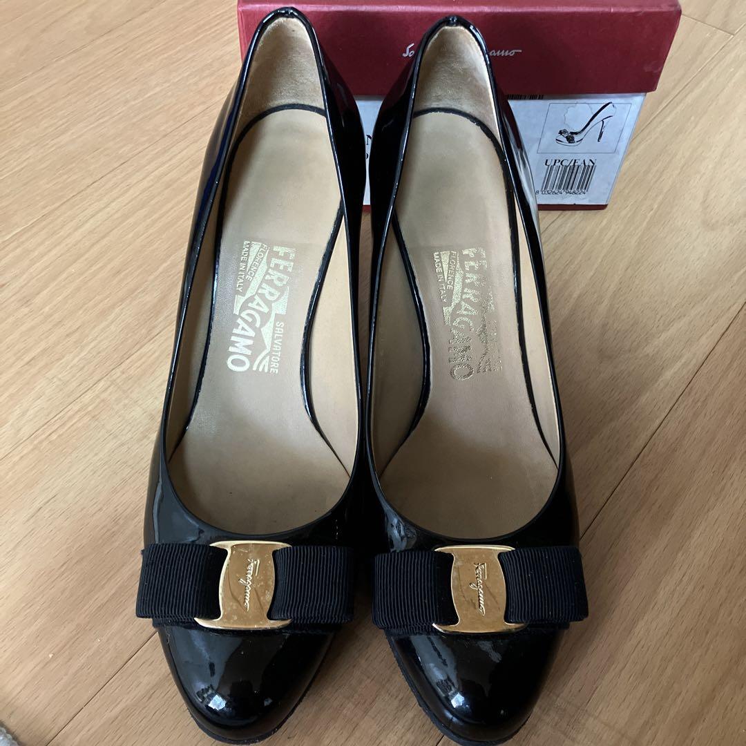 期間限定値下げ　Salvatore Ferragamo ブラックパンプス
