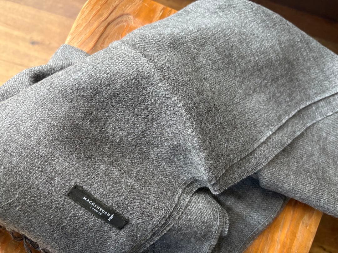 MACKINTOSH グレー フリンジ付きマフラーMackintosh