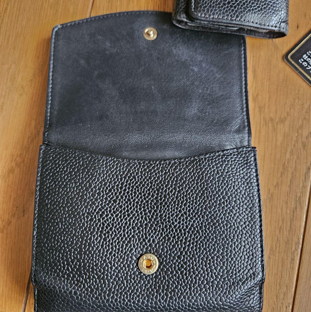 CHANEL 黒 レザー お財布とキーケース CHANEL ブラック 二つ折り財布とキーケース レディース