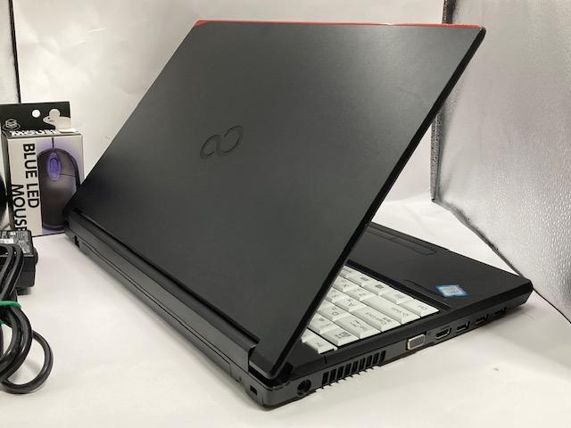富士通 A579/BX 第8世代 i5 メモリ8GB SSD256GB