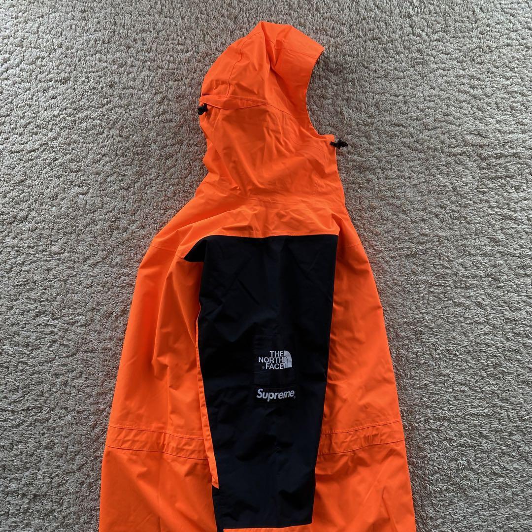 SUPREME × THE NORTH FACE mountain jacket