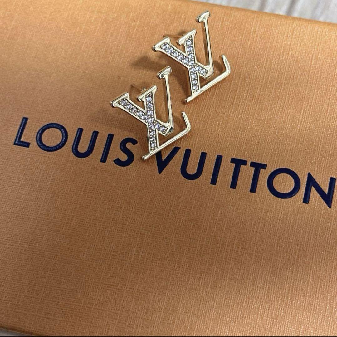 LOUIS VUITTON ピアスLVロゴピアス ヴィトン