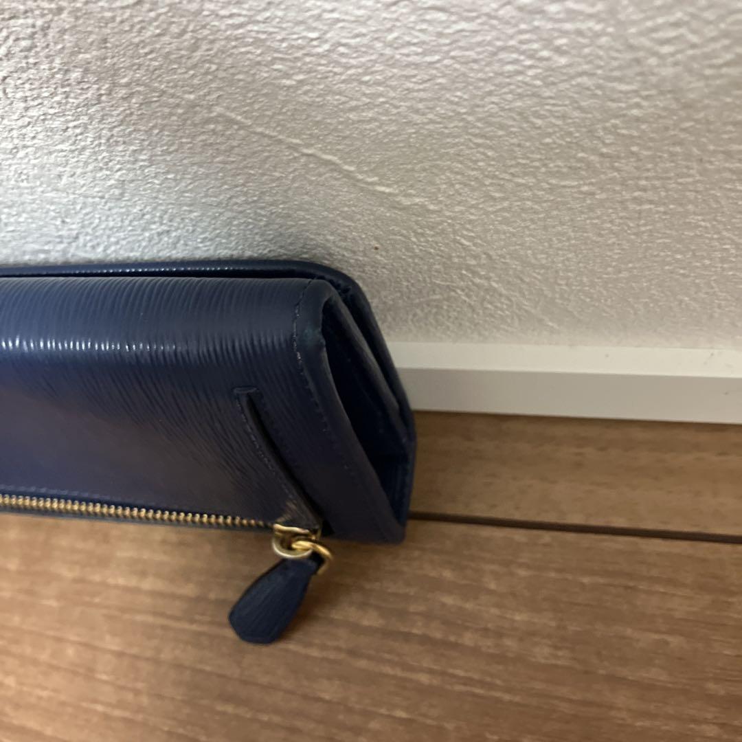 PRADA ネイビー 長財布 牛革　アウトレット