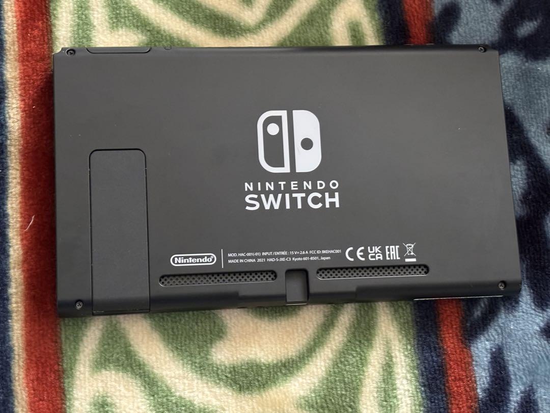 美品　Nintendo Switch (L) ネオンブルー/ (R)ネオンレッド