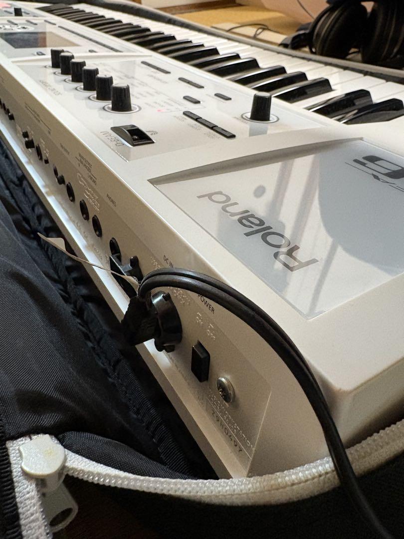 Roland FA-06 ホワイト　シンセサイザー、付属品
