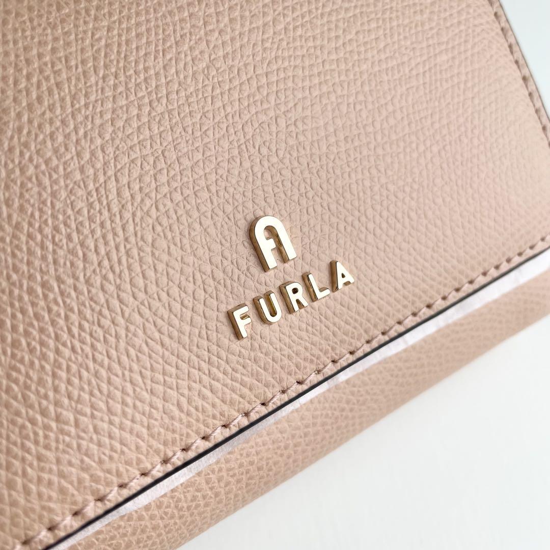 新品・現行モデル】FURLA CAMELIA 折り財布 M 淡いサーモン 新品・現行モデル】FURLA CAMELIA 折り財布 M 淡いサーモン