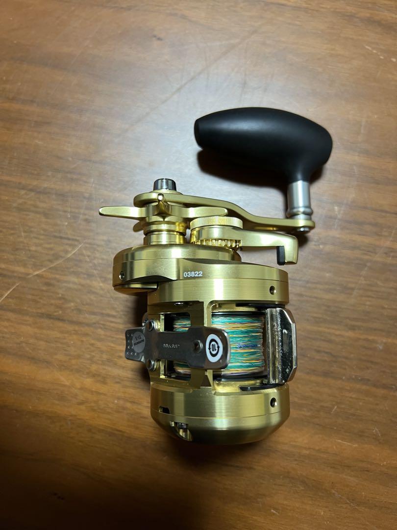 シマノ 18オシアコンクエストCT 301HG （左）