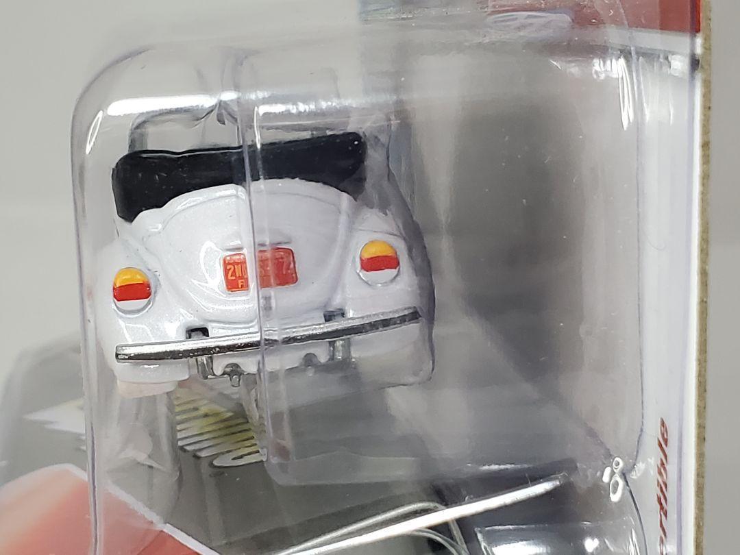 Amazon.com: Johnny Lightning 1975 VW Super Beetle