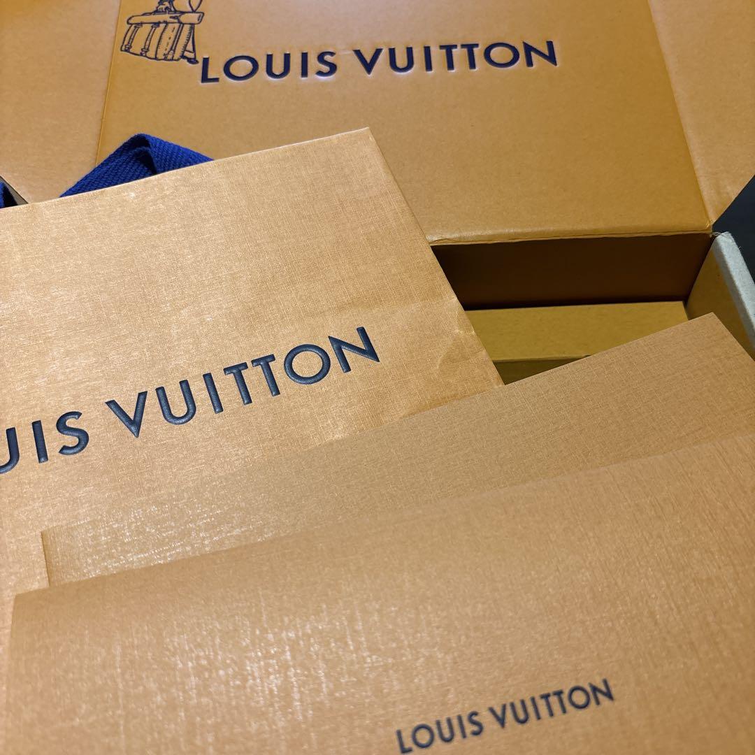 VUITTONポルトモネロザリ(ミニ財布)