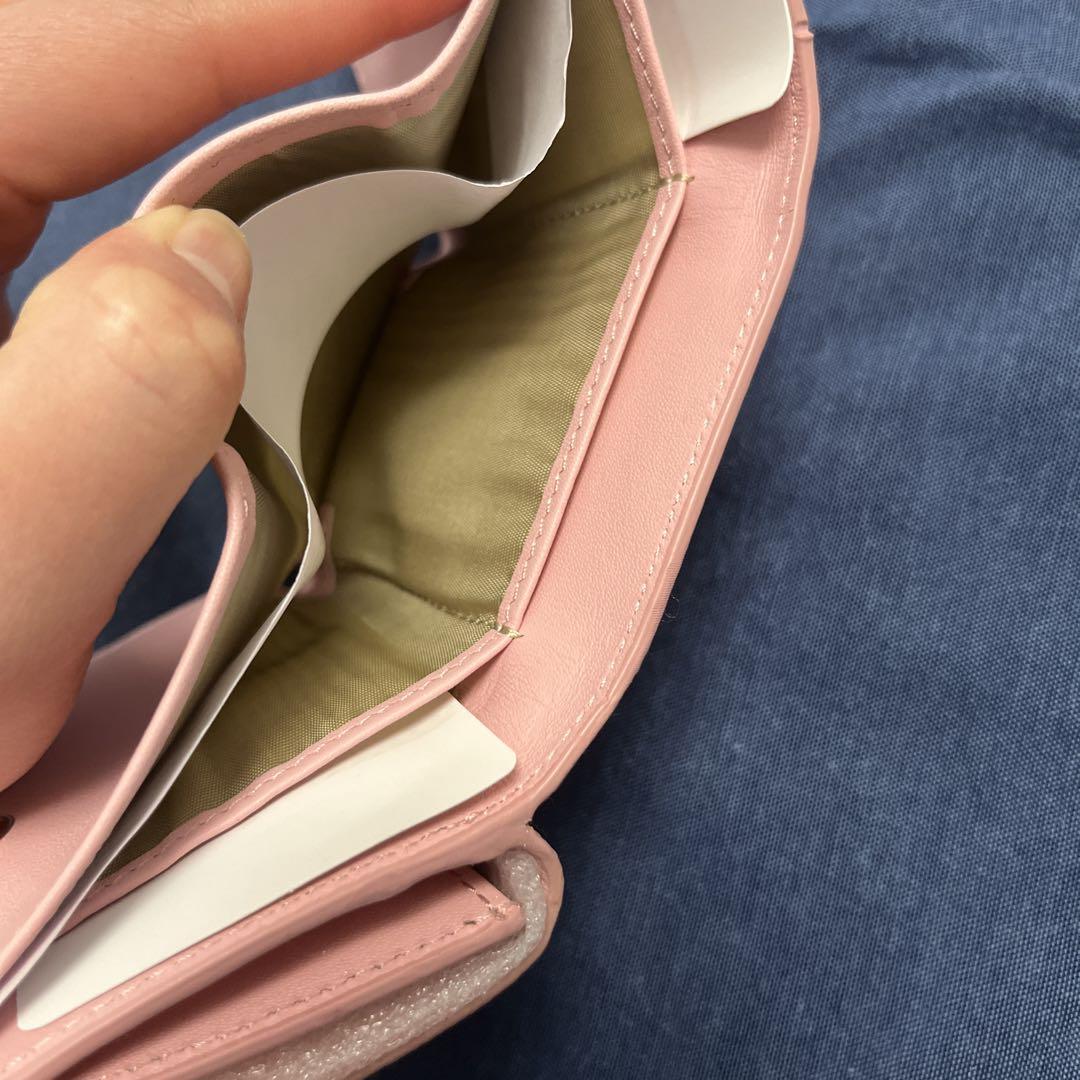 未使用品　フルラ　FURLA 三つ折り財布