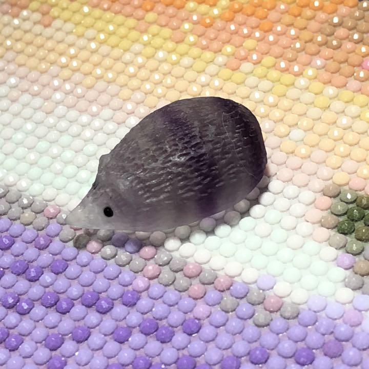 フローライトハリネズミの置物