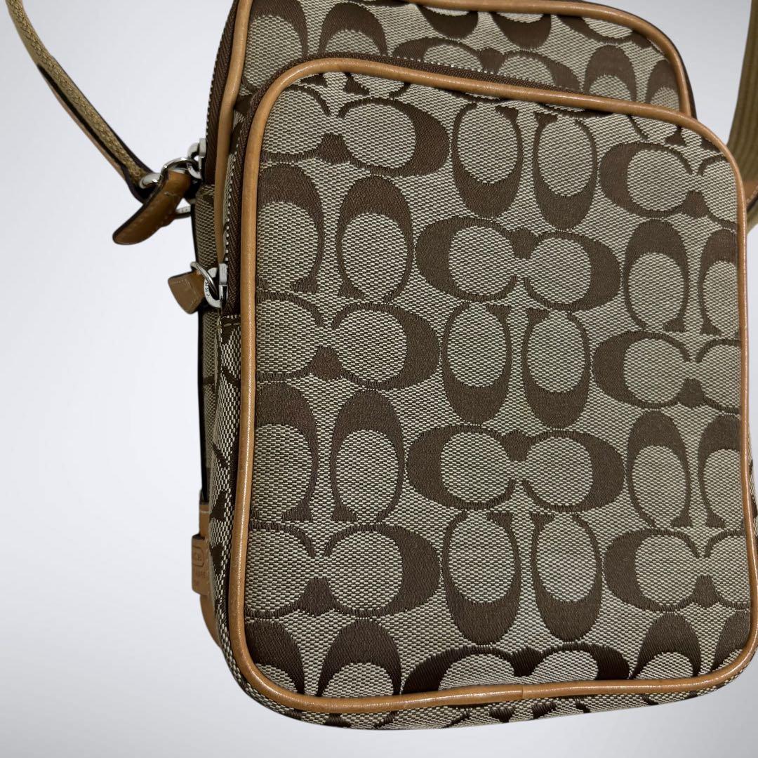 美品✨coach コーチ　ショルダーバッグ　シグネチャー　ベージュ　多機能バッグ